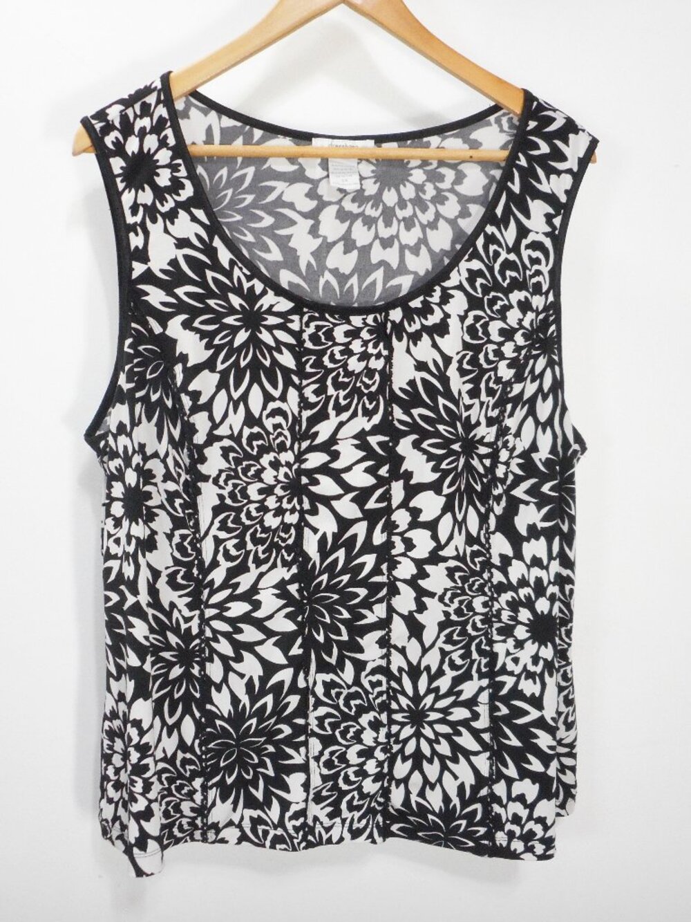 Dressbarn Womens Plus Size 3X Floral Print Sleeveless Blouse Black White Stretch